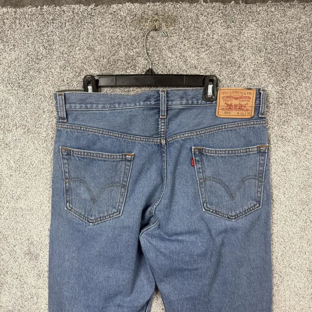 Levis 505 Regular Fit Jeans Mens 36x31 Blue Straight Leg Denim Mid Wash Classic